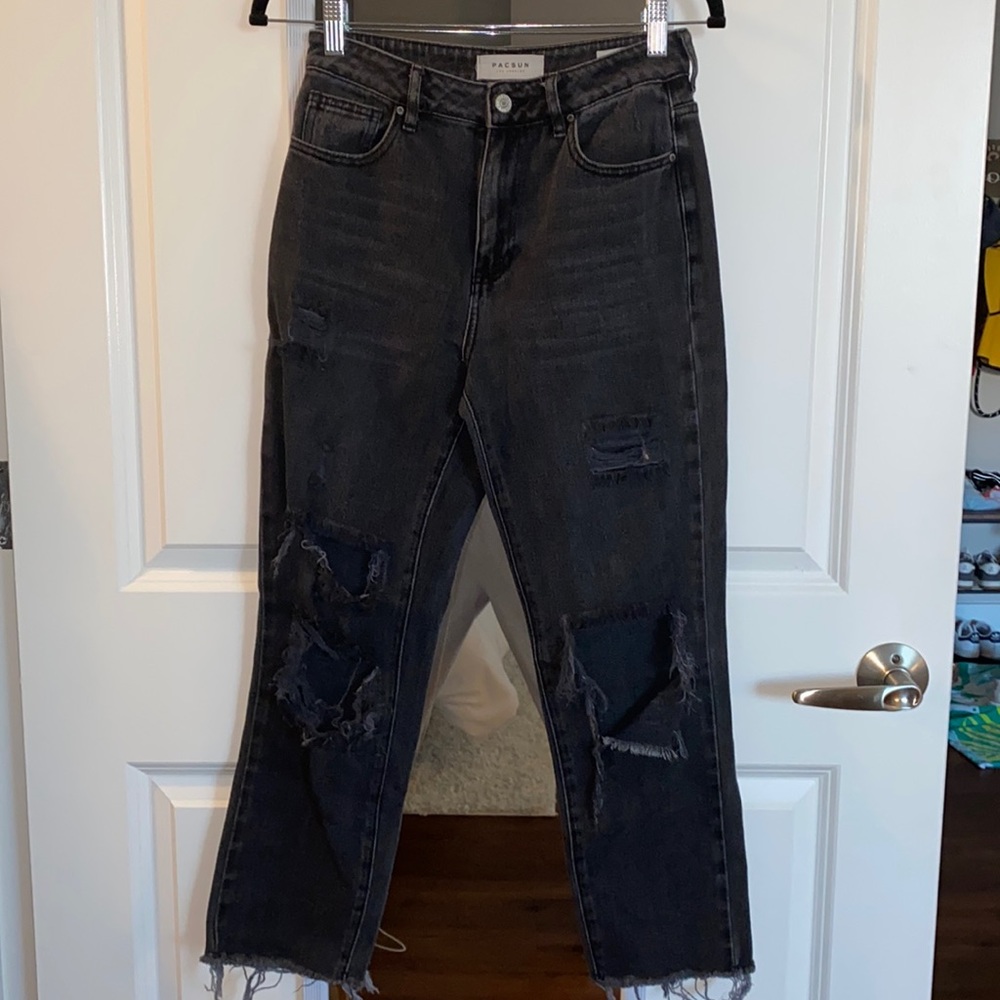 PacSun distressed black mom jeans size 24